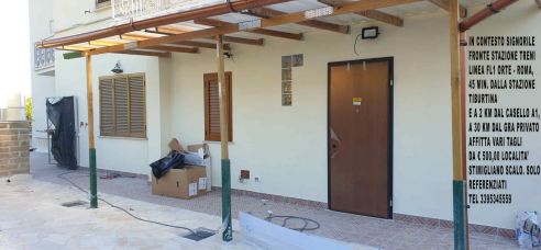 Prezzo affitto: € 390 mese -caparra : € 780,00 - contratto in regola 4+4 -Comune: Stimigliano Scalo FRONTE STAZIONE, 3° PIANO 45 minuti da Roma Tiburtina Stazione -Superficie: 73 Mq + SOFFITTA -Vani: 4 -Camera letto -salone con divano letto -sala da pranzo con tavolo -cucina completa con tavolo frigo -Bagni: 1 -posto auto scoperto -Piano: 4° -Livelli: 1 -Riscaldamento: autonomo -Condizioni: Ristrutturato TUTTO ARREDATO NUOVO -Ascensore: SI -giardino: Si pubblico. CONDOMINIO 30 EURO MESE